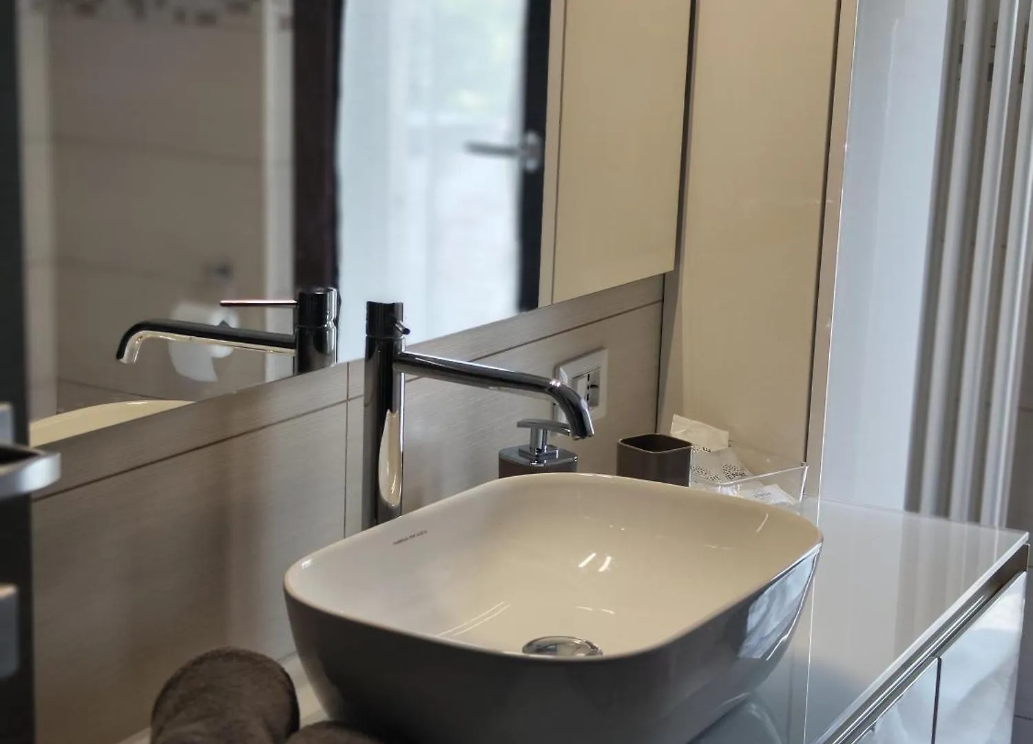 Sempione Apartment 라이나테