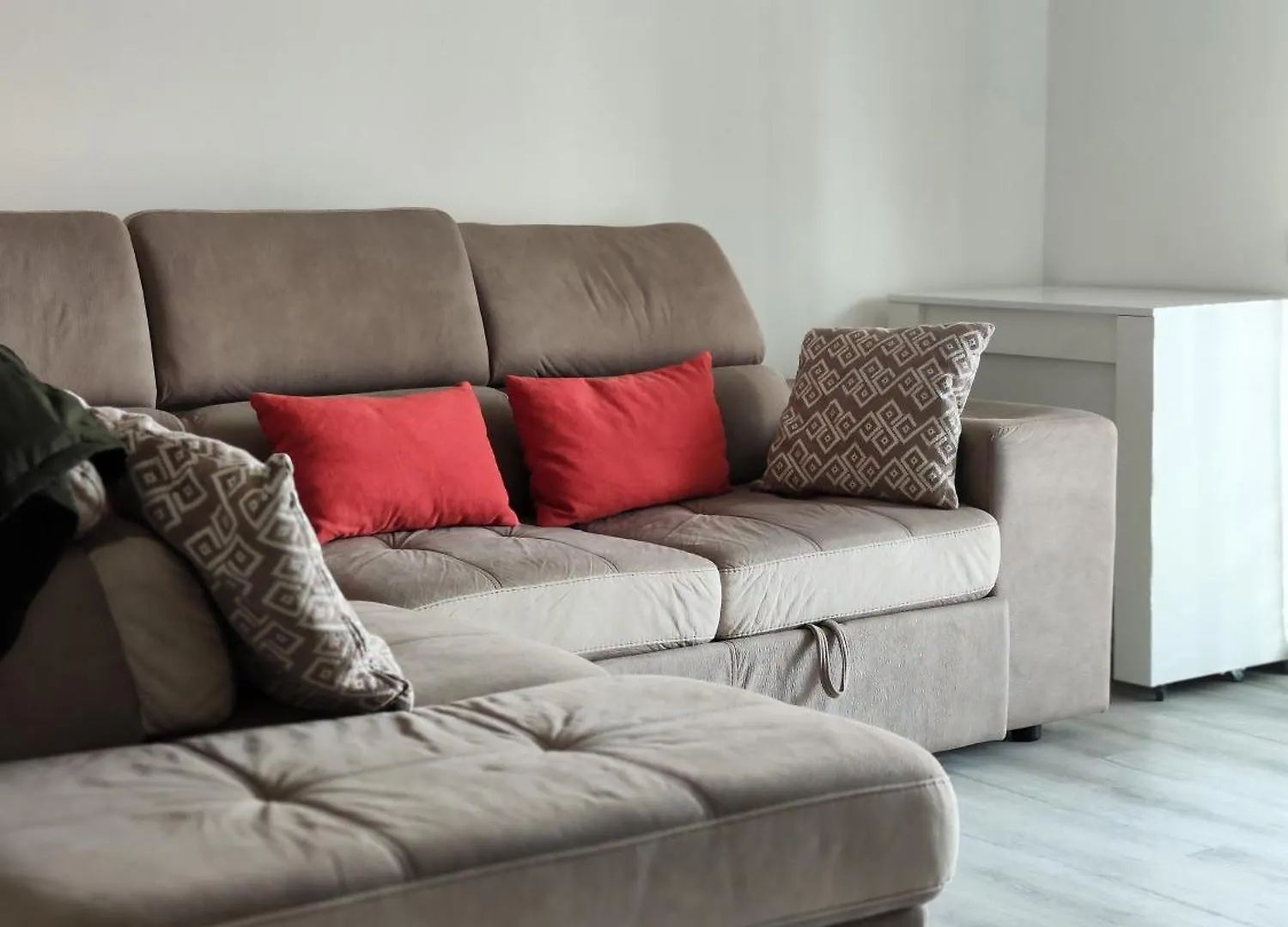 Sempione Apartment 라이나테
